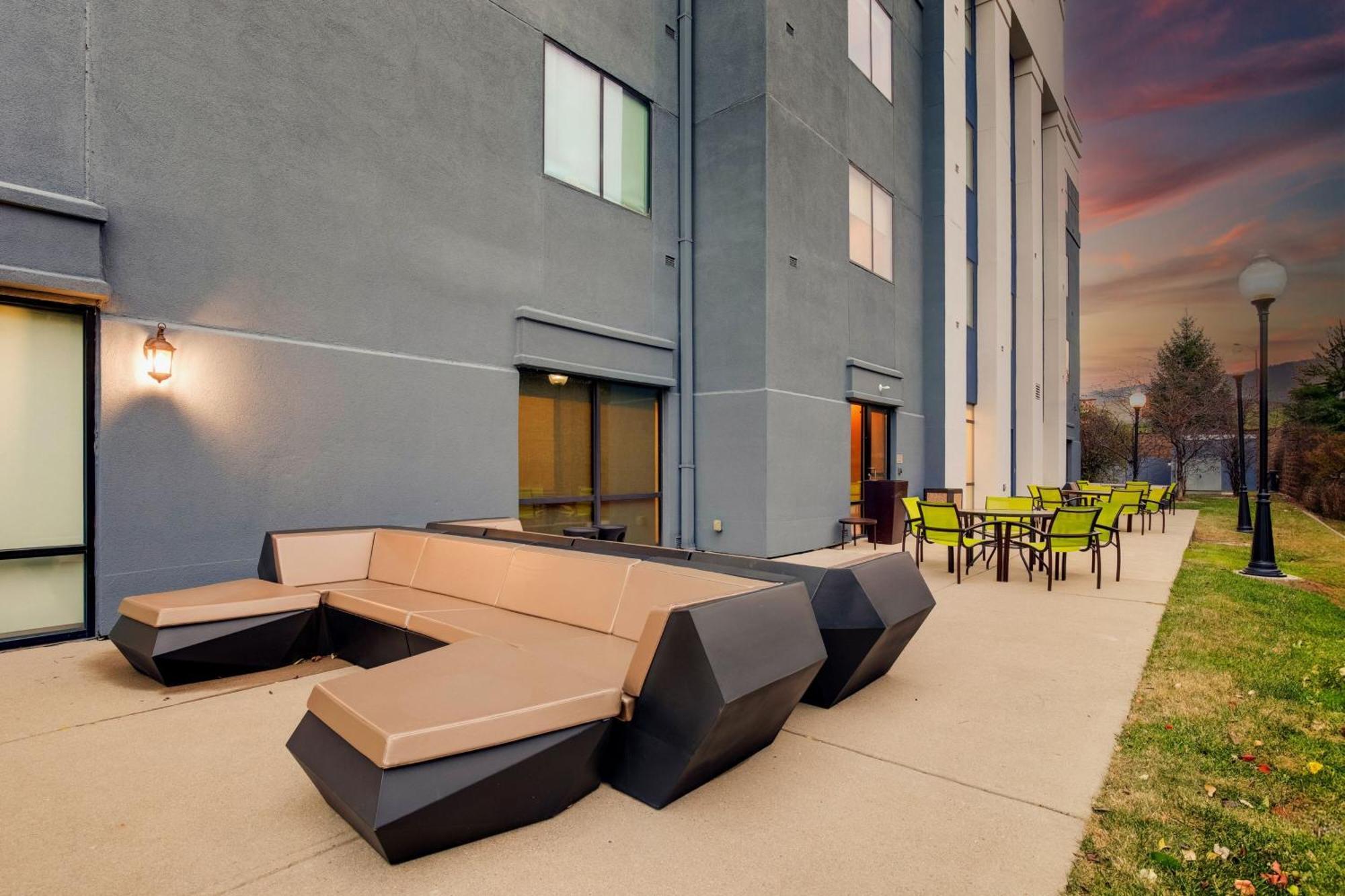 Springhill Suites Dayton South/Маямисбърг Екстериор снимка
